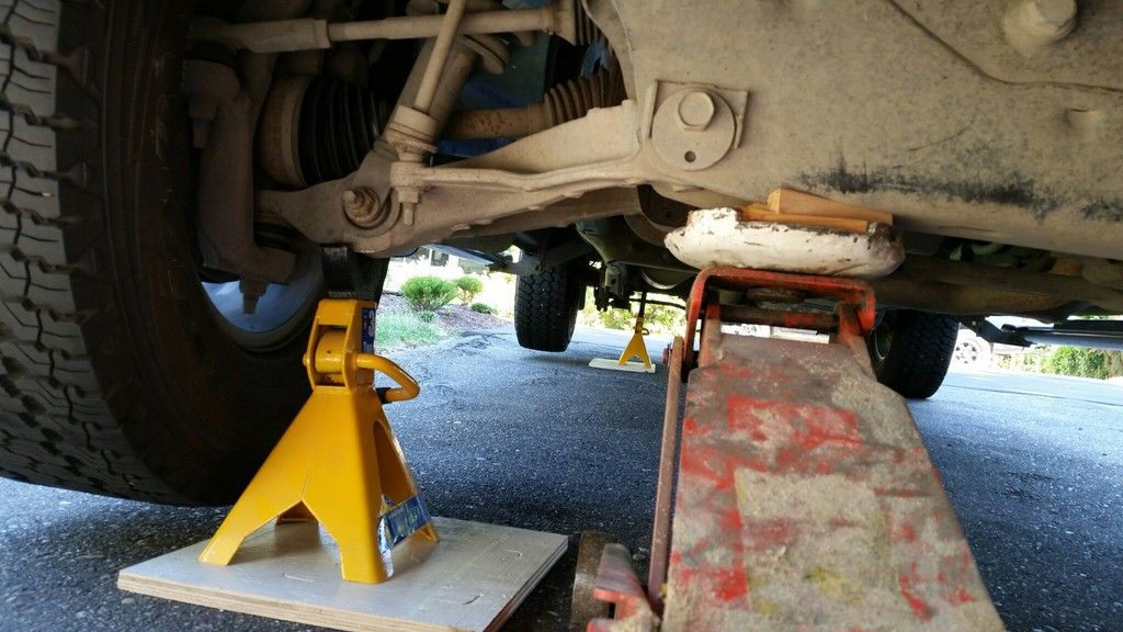 2016 Dodge Ram 1500 Jack Location